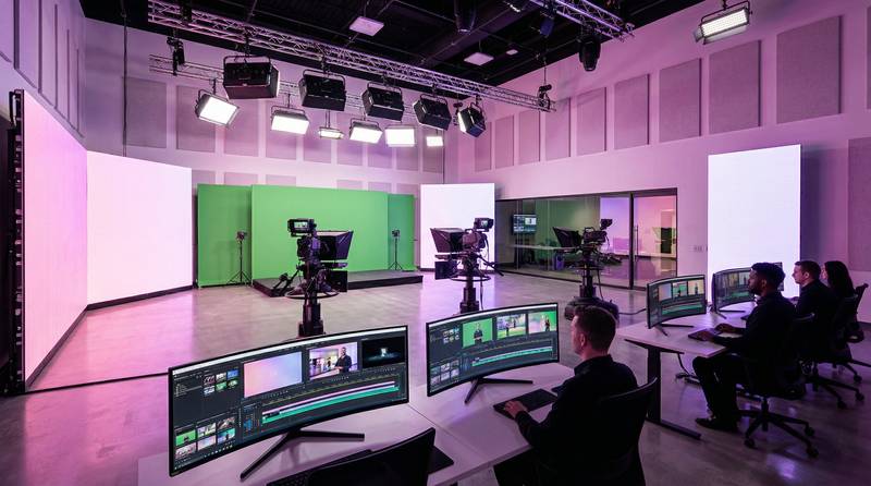 17c一起草制片总监